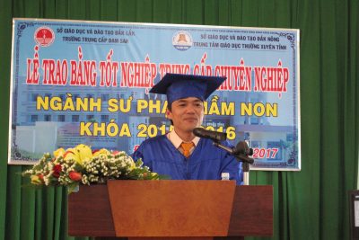 Lễ trao bằng tốt nghiệp Trung câp chuyên nghiệp ngành Sư phạm Mầm non khóa học 2015-2016