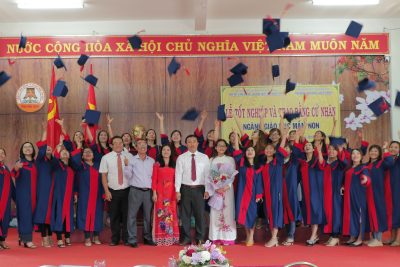 HÌNH LỄ TỐT NGHIỆP VÀ TRAO BẰNG CỬ NHÂN NGÀNH GIÁO DỤC MẦM NON