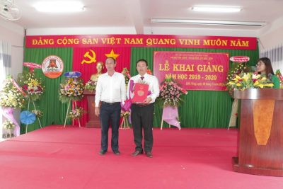 LỄ KHAI GIẢNG NĂM HỌC 2019-2020 VÀ CÔNG BỐ QUYẾT ĐỊNH BỔ NHIỆM GIÁM ĐỐC TRUNG TÂM GDTX – NGOẠI NGỮ, TIN HỌC TỈNH ĐĂK NÔNG