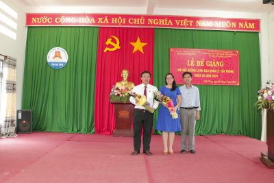 LỄ BẾ GIẢNG LỚP BỒI DƯỠNG LÃNH ĐẠO, QUẢN LÝ CẤP PHÒNG KHÓA II